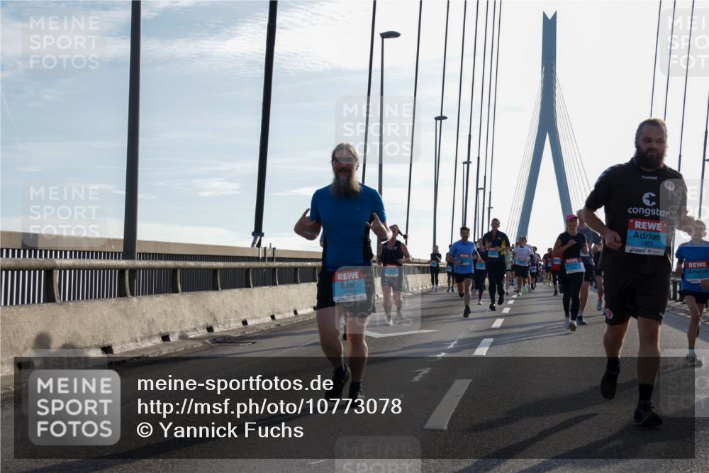 03.10.2026 - Köhlbrandbrückenlauf Yannick Fuchs http://msf.ph/oto/10773078 03.10.2026 09:31:13 Position 1 2693, 1983, 1188 meine-sportfotos.de
