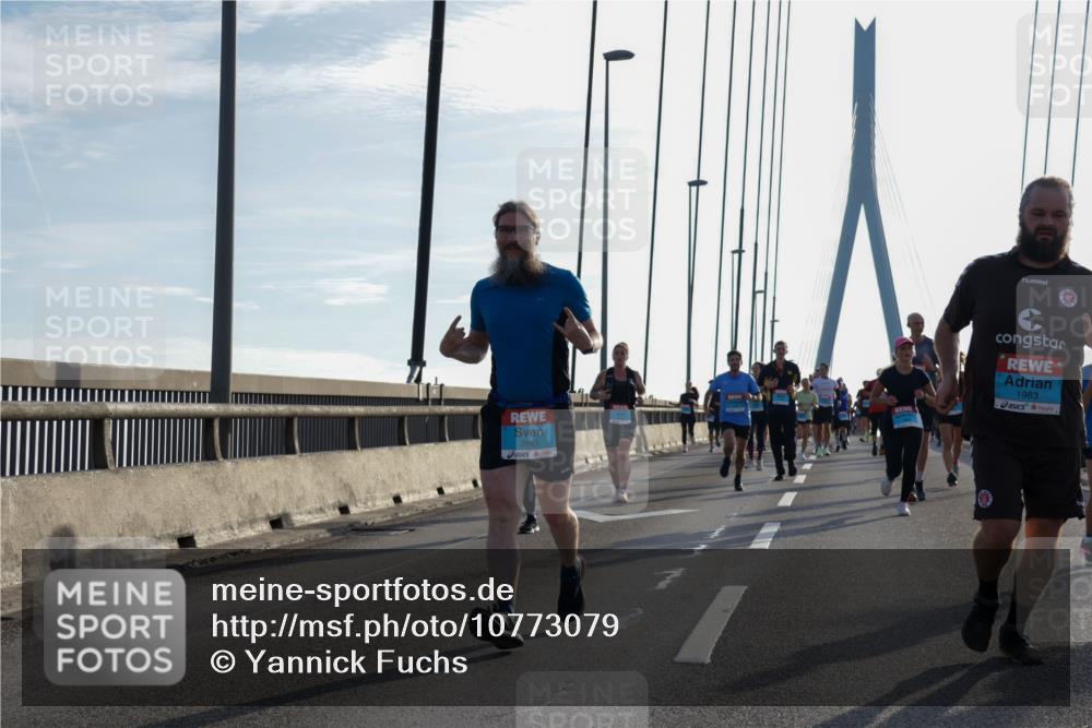 03.10.2026 - Köhlbrandbrückenlauf Yannick Fuchs http://msf.ph/oto/10773079 03.10.2026 09:31:13 Position 1 2693, 1983 meine-sportfotos.de