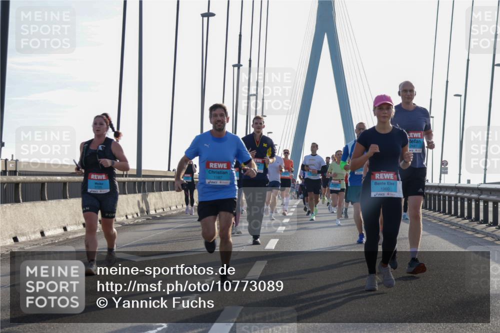03.10.2026 - Köhlbrandbrückenlauf Yannick Fuchs http://msf.ph/oto/10773089 03.10.2026 09:31:15 Position 1 3725, 1187, 1960, 2687 meine-sportfotos.de