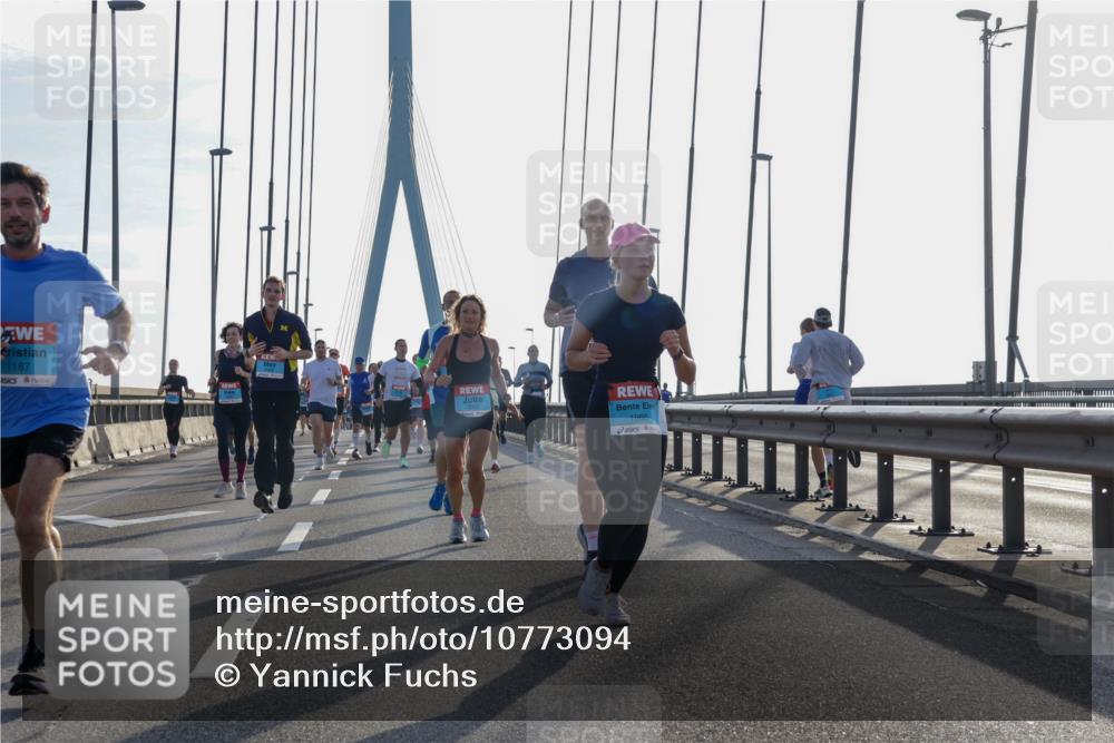 03.10.2026 - Köhlbrandbrückenlauf Yannick Fuchs http://msf.ph/oto/10773094 03.10.2026 09:31:16 Position 1 1187, 1960 meine-sportfotos.de