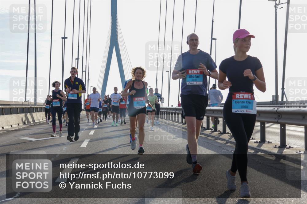 03.10.2026 - Köhlbrandbrückenlauf Yannick Fuchs http://msf.ph/oto/10773099 03.10.2026 09:31:17 Position 1 2687, 1960 meine-sportfotos.de