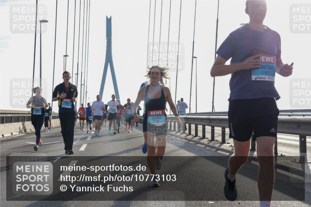 03.10.2026 - Köhlbrandbrückenlauf Yannick Fuchs http://msf.ph/oto/10773103 03.10.2026 09:31:18 Position 1 3066, 2687 meine-sportfotos.de