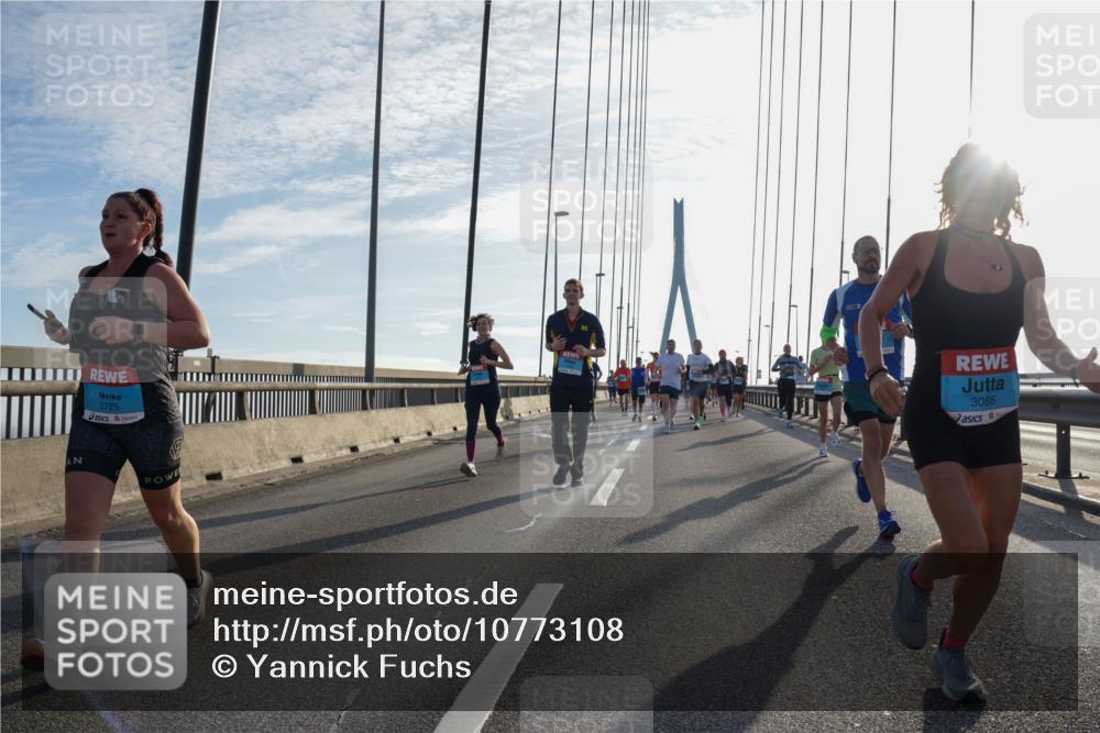 03.10.2026 - Köhlbrandbrückenlauf Yannick Fuchs http://msf.ph/oto/10773108 03.10.2026 09:31:19 Position 1 3725, 3066 meine-sportfotos.de