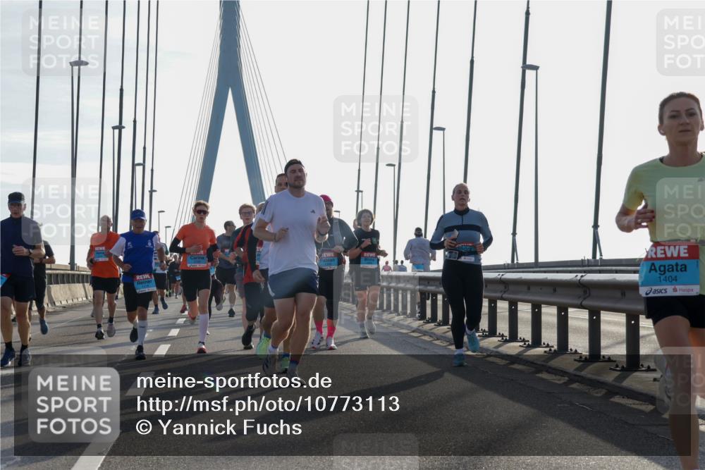 03.10.2026 - Köhlbrandbrückenlauf Yannick Fuchs http://msf.ph/oto/10773113 03.10.2026 09:31:20 Position 1 1404 meine-sportfotos.de