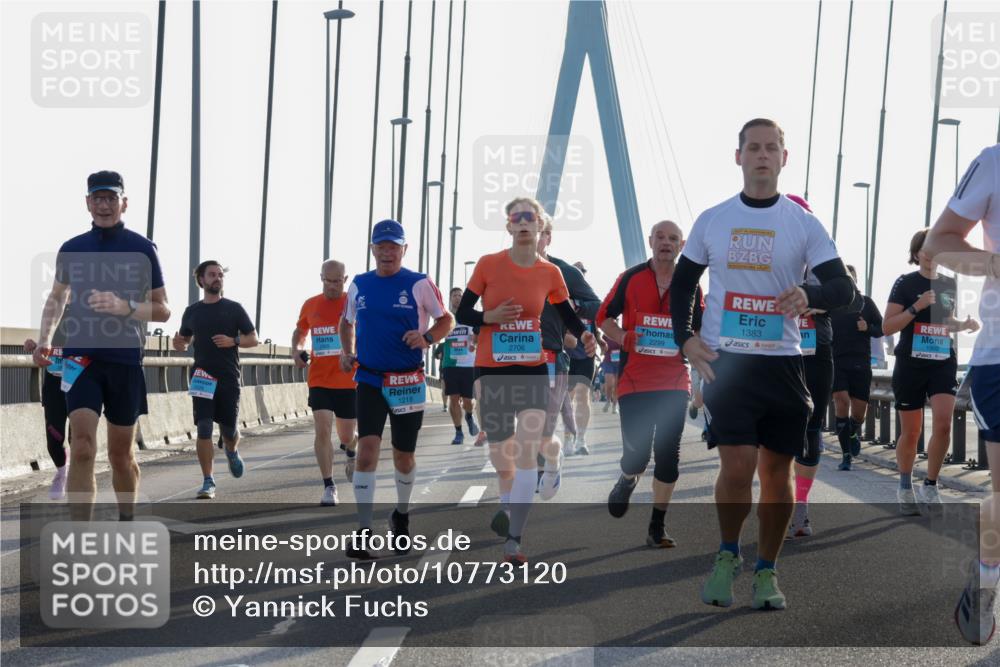 03.10.2026 - Köhlbrandbrückenlauf Yannick Fuchs http://msf.ph/oto/10773120 03.10.2026 09:31:22 Position 1 1218, 2706, 1383, 2299 meine-sportfotos.de