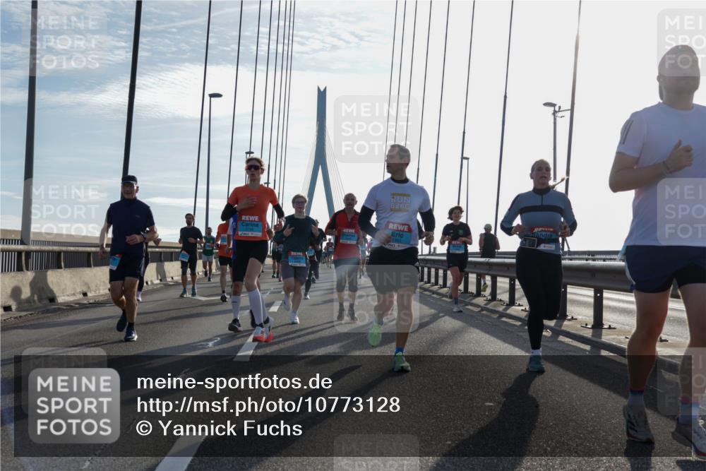 03.10.2026 - Köhlbrandbrückenlauf Yannick Fuchs http://msf.ph/oto/10773128 03.10.2026 09:31:23 Position 1 1383 meine-sportfotos.de