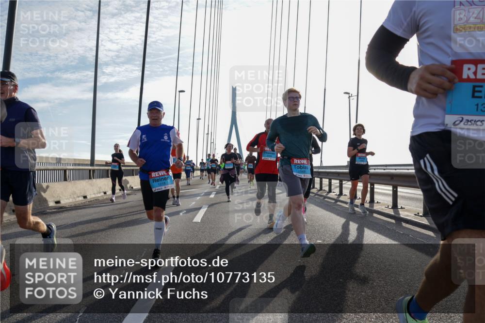 03.10.2026 - Köhlbrandbrückenlauf Yannick Fuchs http://msf.ph/oto/10773135 03.10.2026 09:31:25 Position 1 1218, 2549, 13 meine-sportfotos.de