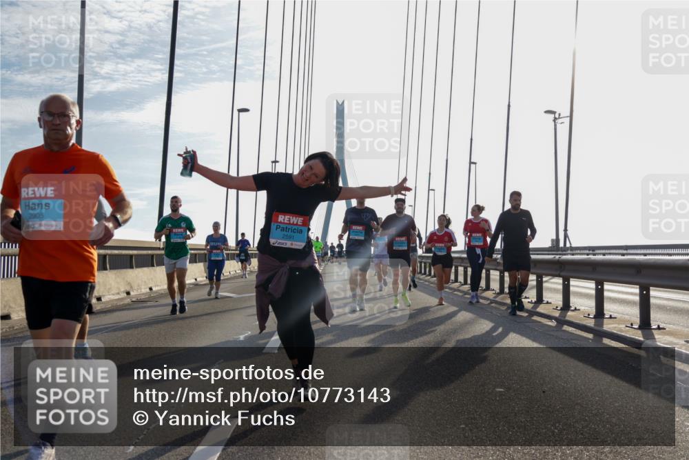 03.10.2026 - Köhlbrandbrückenlauf Yannick Fuchs http://msf.ph/oto/10773143 03.10.2026 09:31:27 Position 1 2905, 2591 meine-sportfotos.de