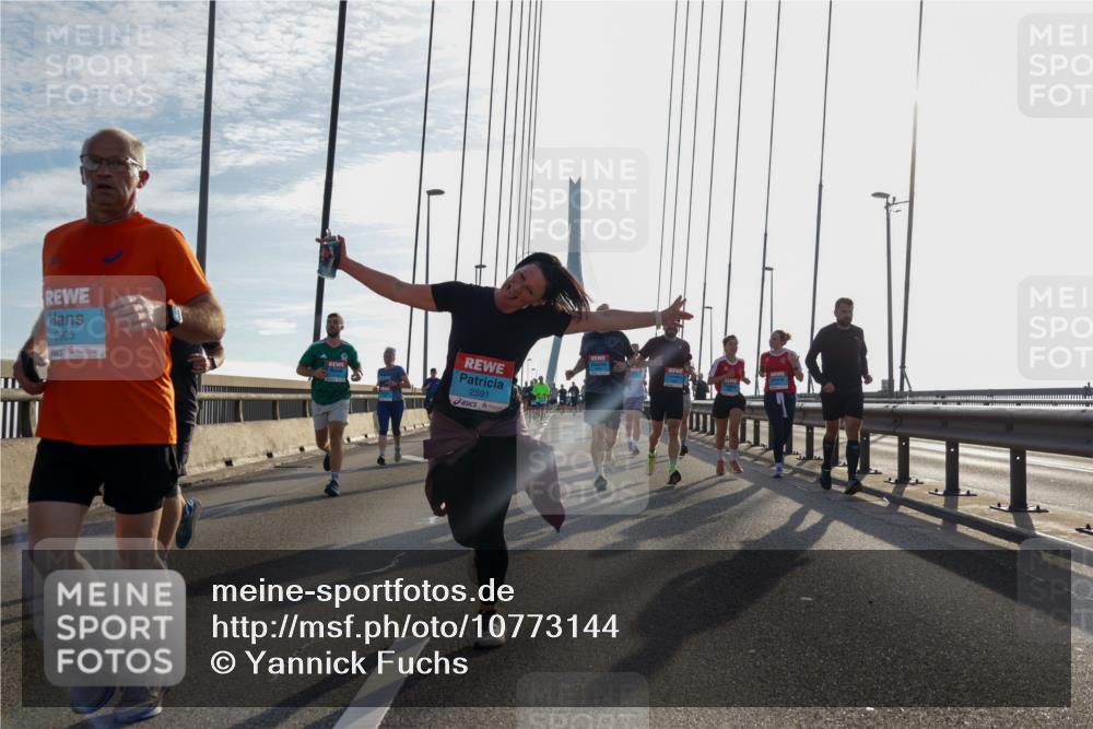 03.10.2026 - Köhlbrandbrückenlauf Yannick Fuchs http://msf.ph/oto/10773144 03.10.2026 09:31:27 Position 1 2905, 2591 meine-sportfotos.de