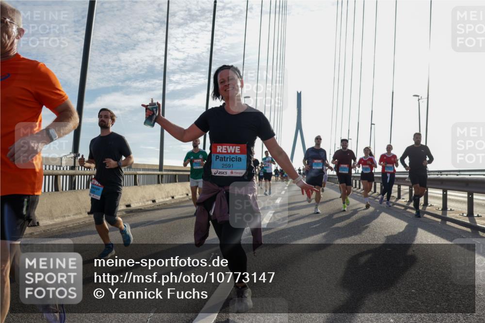 03.10.2026 - Köhlbrandbrückenlauf Yannick Fuchs http://msf.ph/oto/10773147 03.10.2026 09:31:27 Position 1 2591 meine-sportfotos.de