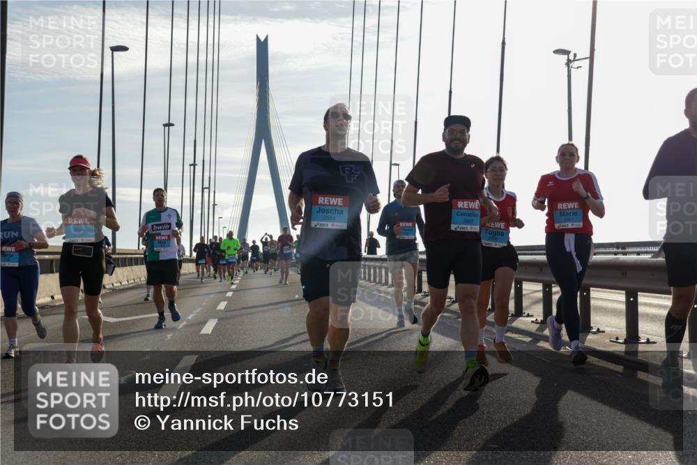 03.10.2026 - Köhlbrandbrückenlauf Yannick Fuchs http://msf.ph/oto/10773151 03.10.2026 09:31:28 Position 1 3785, 2884, 2867, 2961 meine-sportfotos.de