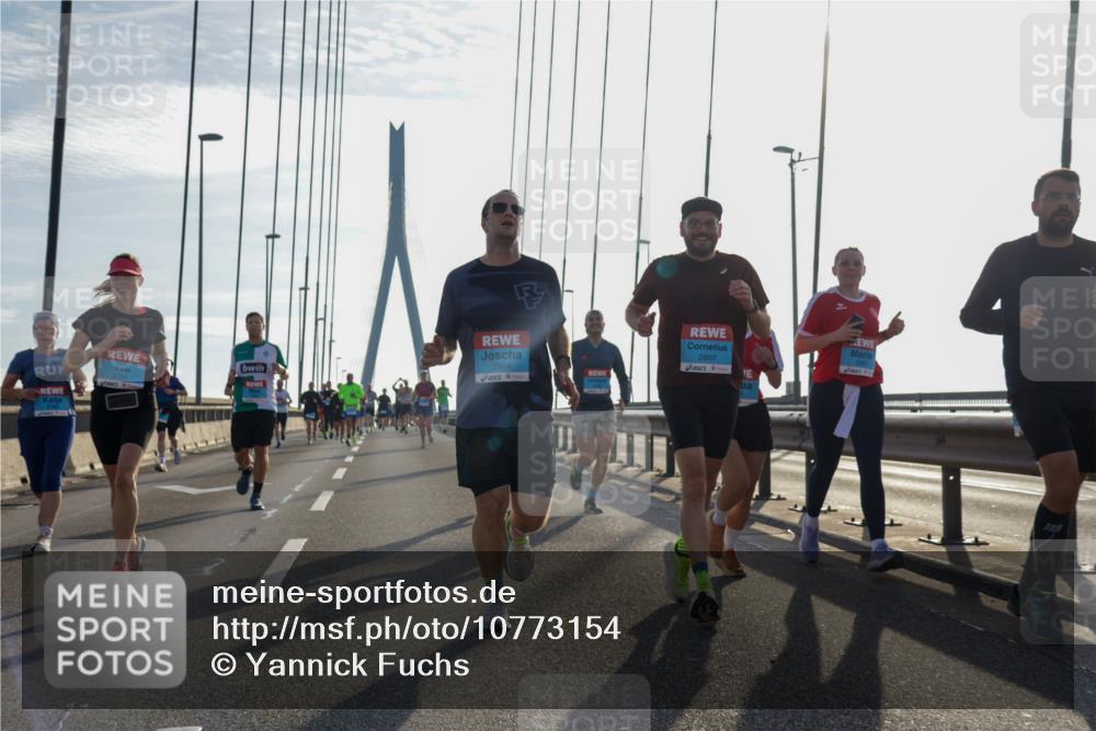 03.10.2026 - Köhlbrandbrückenlauf Yannick Fuchs http://msf.ph/oto/10773154 03.10.2026 09:31:29 Position 1 3785, 2867, 2884 meine-sportfotos.de