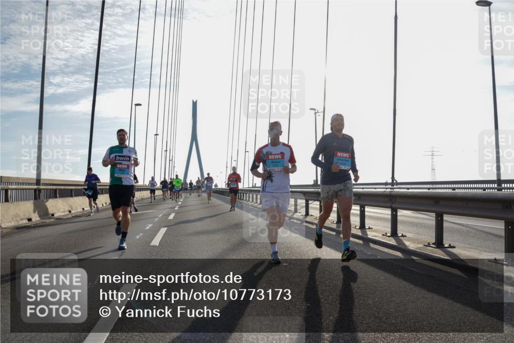 03.10.2026 - Köhlbrandbrückenlauf Yannick Fuchs http://msf.ph/oto/10773173 03.10.2026 09:31:31 Position 1 2785 meine-sportfotos.de