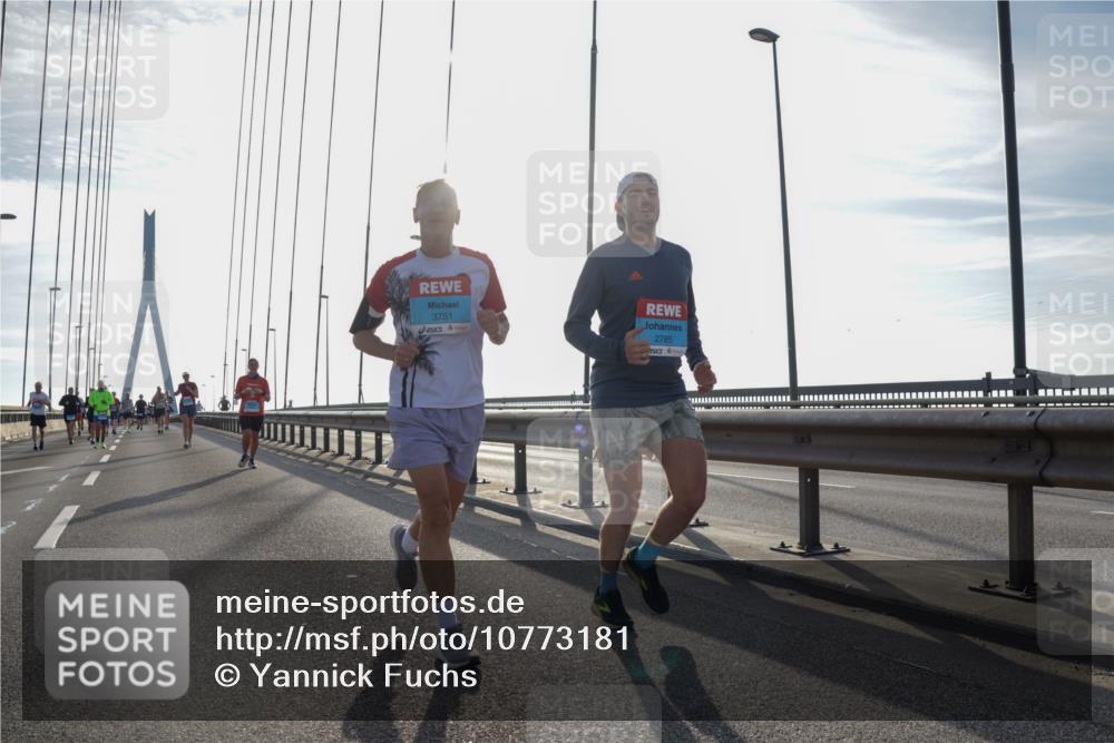 03.10.2026 - Köhlbrandbrückenlauf Yannick Fuchs http://msf.ph/oto/10773181 03.10.2026 09:31:32 Position 1 3751, 2785 meine-sportfotos.de
