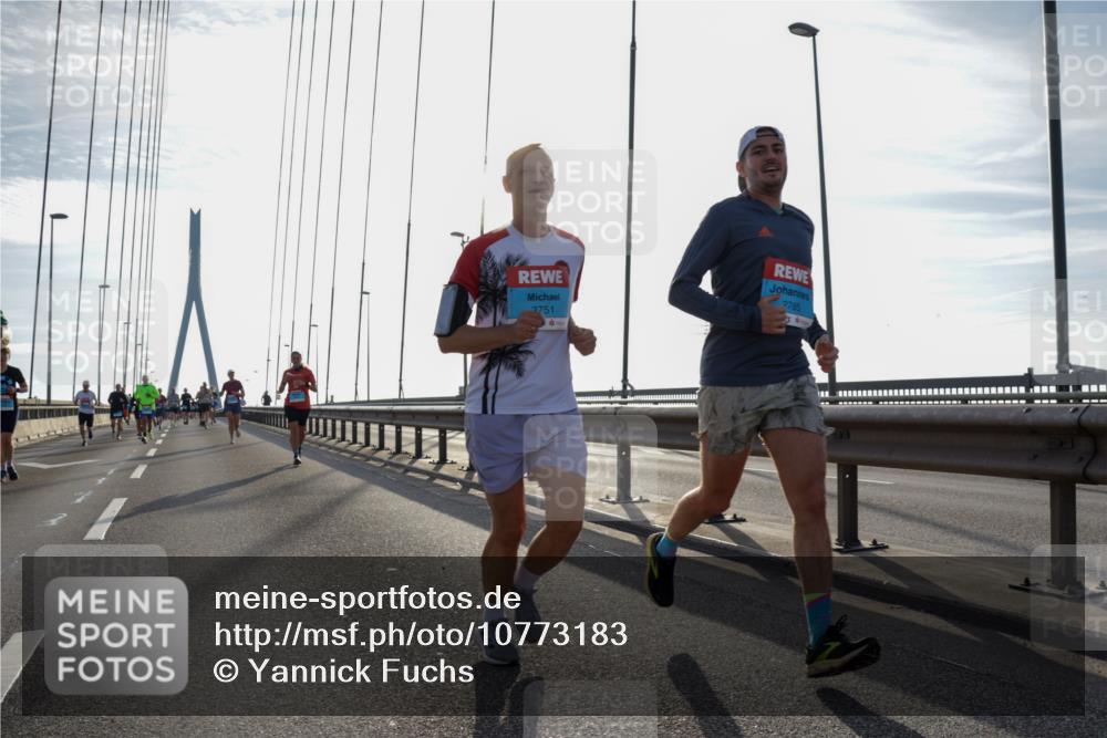 03.10.2026 - Köhlbrandbrückenlauf Yannick Fuchs http://msf.ph/oto/10773183 03.10.2026 09:31:32 Position 1 2751, 2785, 111 meine-sportfotos.de