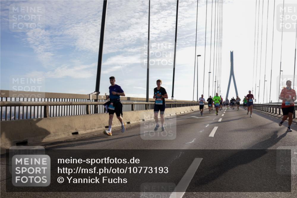 03.10.2026 - Köhlbrandbrückenlauf Yannick Fuchs http://msf.ph/oto/10773193 03.10.2026 09:31:34 Position 1  meine-sportfotos.de