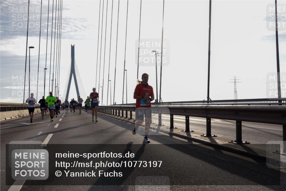 03.10.2026 - Köhlbrandbrückenlauf Yannick Fuchs http://msf.ph/oto/10773197 03.10.2026 09:31:34 Position 1  meine-sportfotos.de