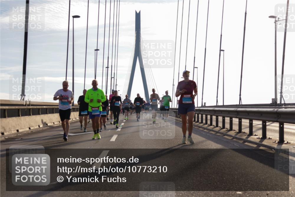 03.10.2026 - Köhlbrandbrückenlauf Yannick Fuchs http://msf.ph/oto/10773210 03.10.2026 09:31:36 Position 1  meine-sportfotos.de