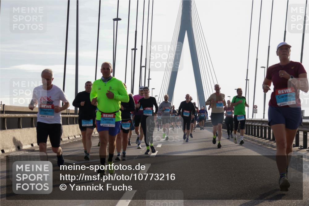 03.10.2026 - Köhlbrandbrückenlauf Yannick Fuchs http://msf.ph/oto/10773216 03.10.2026 09:31:36 Position 1 2451, 1503, 1217 meine-sportfotos.de