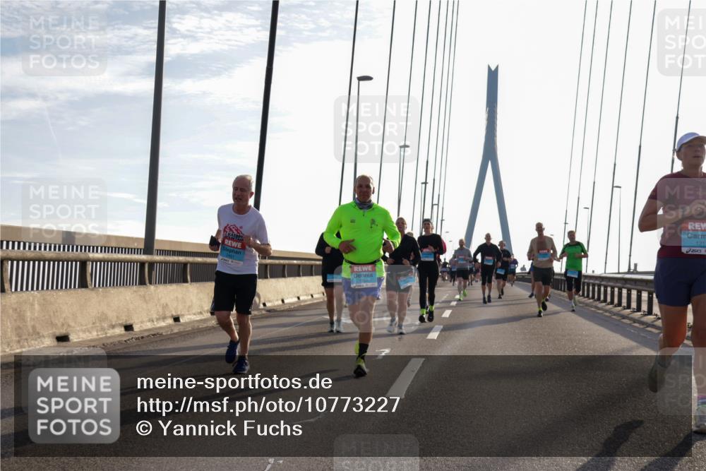 03.10.2026 - Köhlbrandbrückenlauf Yannick Fuchs http://msf.ph/oto/10773227 03.10.2026 09:31:37 Position 1 1212 meine-sportfotos.de