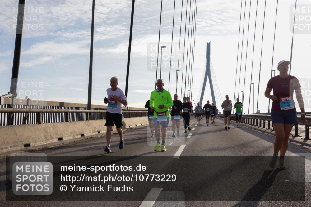 03.10.2026 - Köhlbrandbrückenlauf Yannick Fuchs http://msf.ph/oto/10773229 03.10.2026 09:31:37 Position 1 42, 195, 1217 meine-sportfotos.de