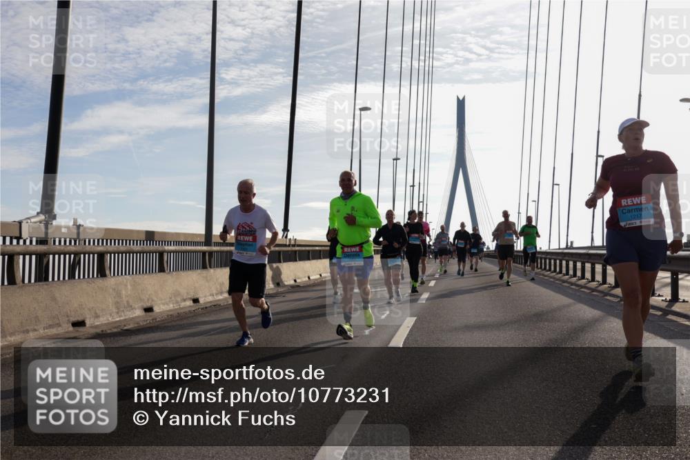 03.10.2026 - Köhlbrandbrückenlauf Yannick Fuchs http://msf.ph/oto/10773231 03.10.2026 09:31:38 Position 1 2451, 1217 meine-sportfotos.de