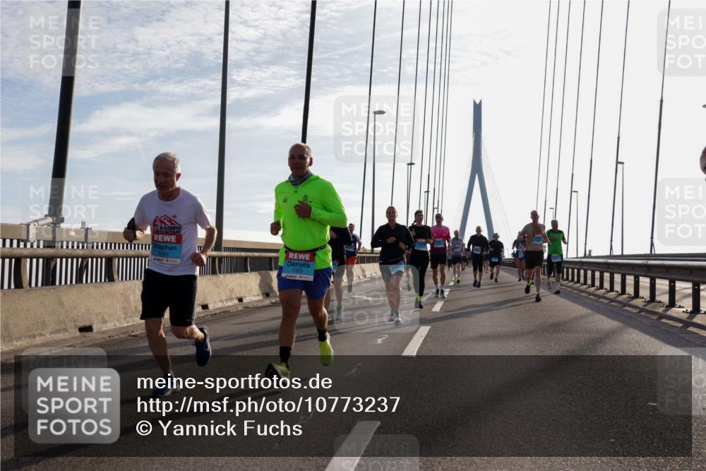 03.10.2026 - Köhlbrandbrückenlauf Yannick Fuchs http://msf.ph/oto/10773237 03.10.2026 09:31:38 Position 1 2451, 1503 meine-sportfotos.de