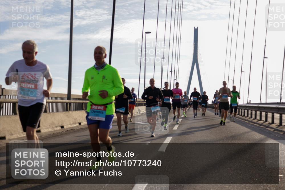 03.10.2026 - Köhlbrandbrückenlauf Yannick Fuchs http://msf.ph/oto/10773240 03.10.2026 09:31:38 Position 1 1503 meine-sportfotos.de