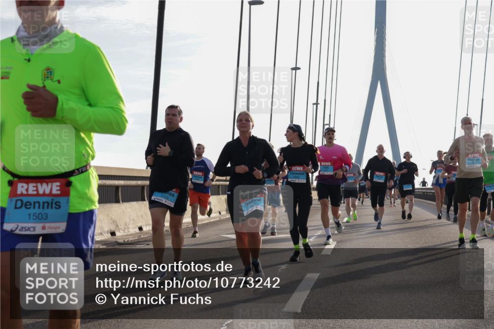 03.10.2026 - Köhlbrandbrückenlauf Yannick Fuchs http://msf.ph/oto/10773242 03.10.2026 09:31:39 Position 1 1503, 2433, 57, 2822 meine-sportfotos.de