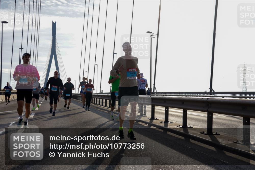 03.10.2026 - Köhlbrandbrückenlauf Yannick Fuchs http://msf.ph/oto/10773256 03.10.2026 09:31:41 Position 1 2990 meine-sportfotos.de