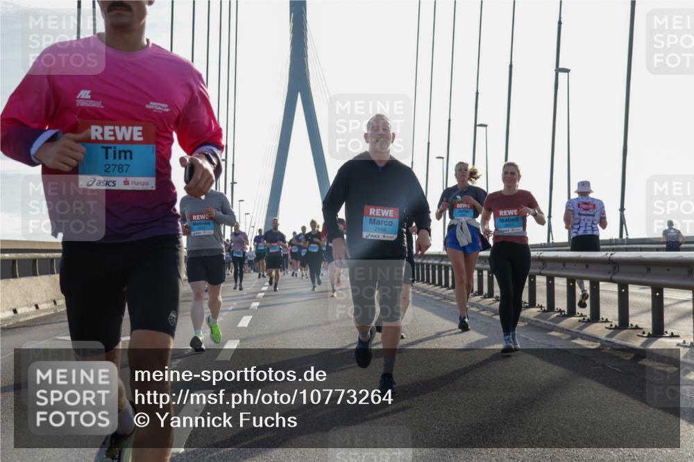 03.10.2026 - Köhlbrandbrückenlauf Yannick Fuchs http://msf.ph/oto/10773264 03.10.2026 09:31:43 Position 1 2787, 2573, 2966 meine-sportfotos.de