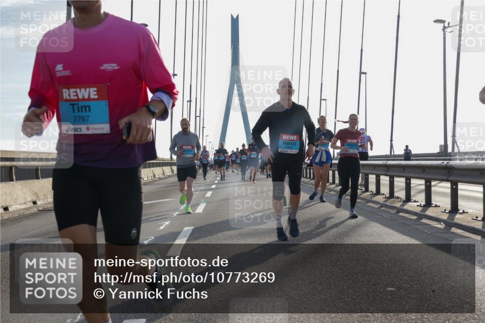 03.10.2026 - Köhlbrandbrückenlauf Yannick Fuchs http://msf.ph/oto/10773269 03.10.2026 09:31:43 Position 1 2787, 2966 meine-sportfotos.de