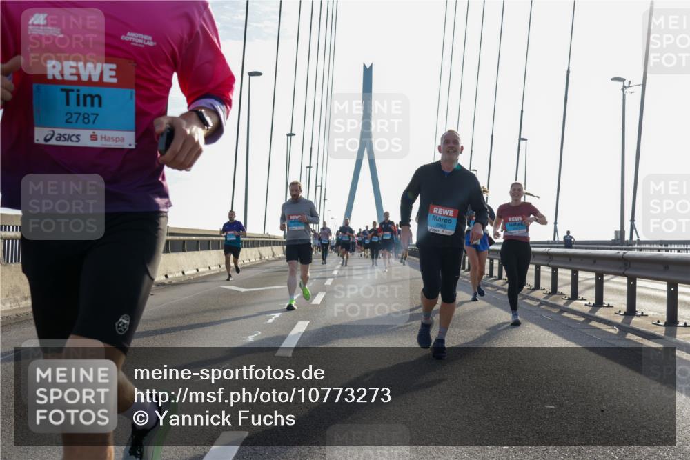 03.10.2026 - Köhlbrandbrückenlauf Yannick Fuchs http://msf.ph/oto/10773273 03.10.2026 09:31:43 Position 1 2787, 2966 meine-sportfotos.de