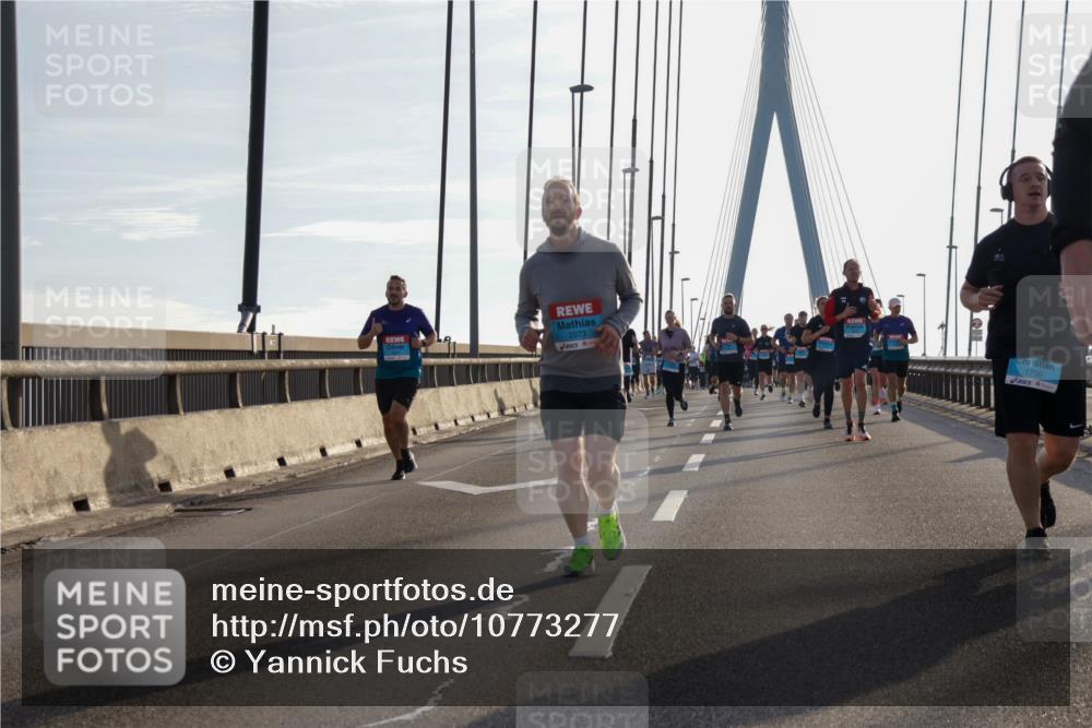 03.10.2026 - Köhlbrandbrückenlauf Yannick Fuchs http://msf.ph/oto/10773277 03.10.2026 09:31:44 Position 1 2573, 1739 meine-sportfotos.de