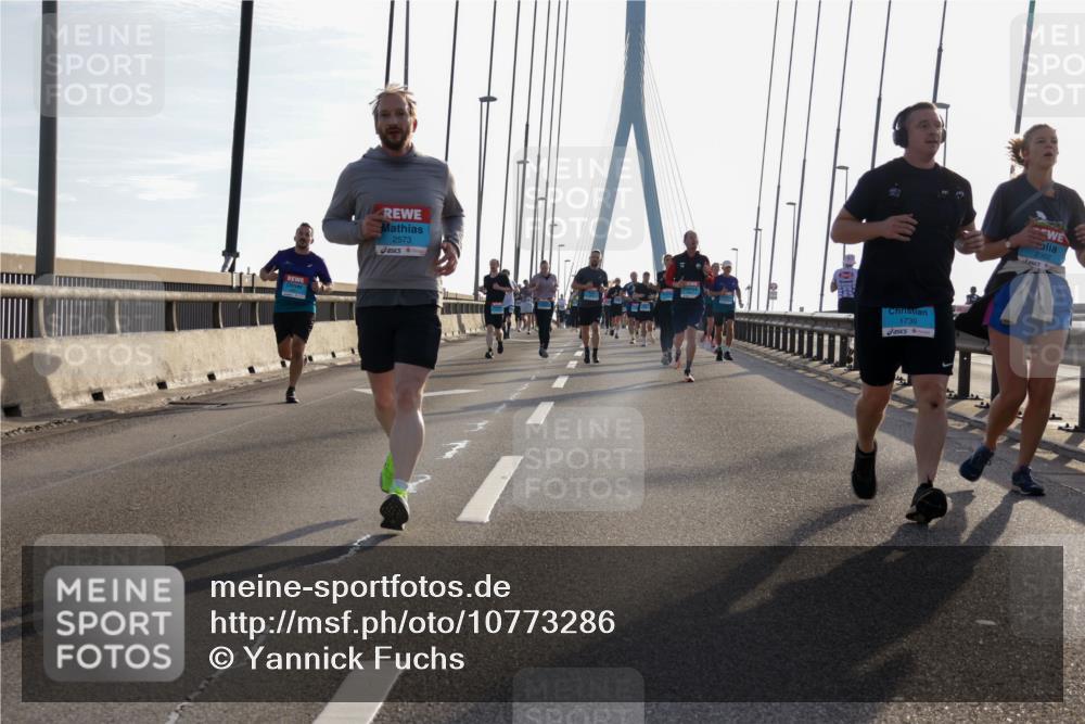 03.10.2026 - Köhlbrandbrückenlauf Yannick Fuchs http://msf.ph/oto/10773286 03.10.2026 09:31:45 Position 1 2573, 1739 meine-sportfotos.de