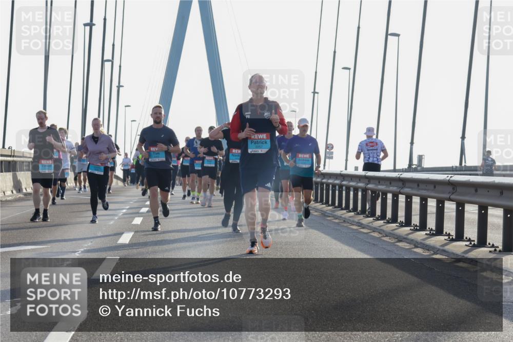 03.10.2026 - Köhlbrandbrückenlauf Yannick Fuchs http://msf.ph/oto/10773293 03.10.2026 09:31:46 Position 1 3057 meine-sportfotos.de