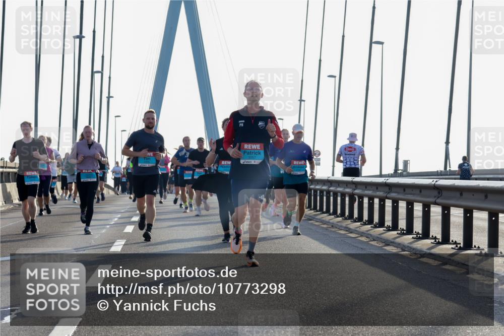 03.10.2026 - Köhlbrandbrückenlauf Yannick Fuchs http://msf.ph/oto/10773298 03.10.2026 09:31:47 Position 1 3057 meine-sportfotos.de
