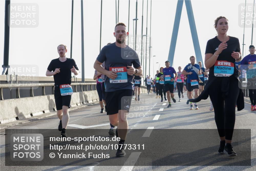 03.10.2026 - Köhlbrandbrückenlauf Yannick Fuchs http://msf.ph/oto/10773311 03.10.2026 09:31:50 Position 1 1211, 2205, 2694 meine-sportfotos.de