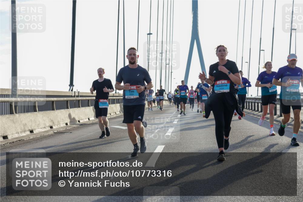 03.10.2026 - Köhlbrandbrückenlauf Yannick Fuchs http://msf.ph/oto/10773316 03.10.2026 09:31:51 Position 1 2205, 2694, 2187 meine-sportfotos.de