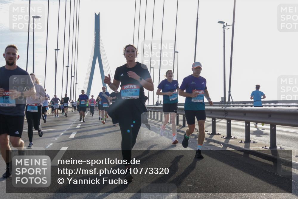 03.10.2026 - Köhlbrandbrückenlauf Yannick Fuchs http://msf.ph/oto/10773320 03.10.2026 09:31:51 Position 1 2205, 2694, 2187 meine-sportfotos.de