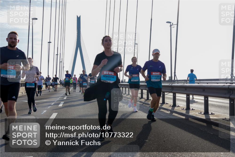 03.10.2026 - Köhlbrandbrückenlauf Yannick Fuchs http://msf.ph/oto/10773322 03.10.2026 09:31:52 Position 1 2205, 2694, 2187 meine-sportfotos.de
