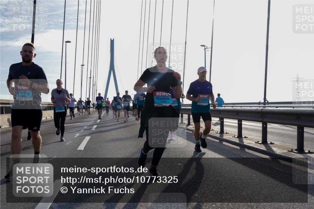 03.10.2026 - Köhlbrandbrückenlauf Yannick Fuchs http://msf.ph/oto/10773325 03.10.2026 09:31:52 Position 1 2205, 2694, 2187 meine-sportfotos.de