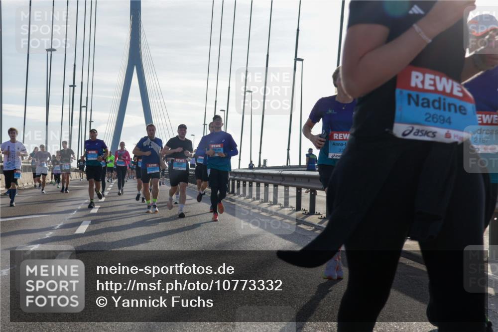 03.10.2026 - Köhlbrandbrückenlauf Yannick Fuchs http://msf.ph/oto/10773332 03.10.2026 09:31:52 Position 1 33, 2694, 2187 meine-sportfotos.de