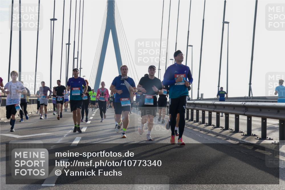 03.10.2026 - Köhlbrandbrückenlauf Yannick Fuchs http://msf.ph/oto/10773340 03.10.2026 09:31:53 Position 1 3146 meine-sportfotos.de