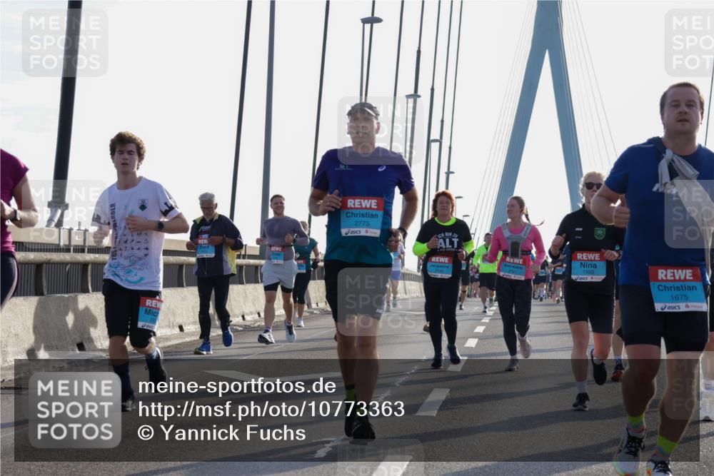 03.10.2026 - Köhlbrandbrückenlauf Yannick Fuchs http://msf.ph/oto/10773363 03.10.2026 09:31:56 Position 1 2773, 1903, 1675 meine-sportfotos.de