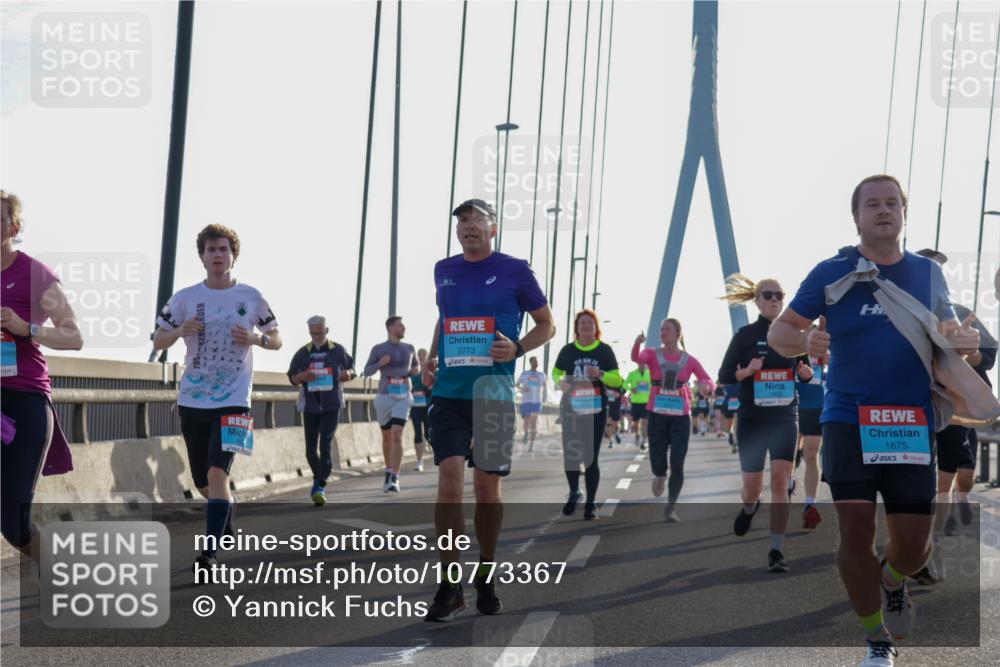 03.10.2026 - Köhlbrandbrückenlauf Yannick Fuchs http://msf.ph/oto/10773367 03.10.2026 09:31:56 Position 1 2773, 1903, 1675 meine-sportfotos.de
