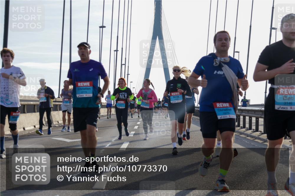 03.10.2026 - Köhlbrandbrückenlauf Yannick Fuchs http://msf.ph/oto/10773370 03.10.2026 09:31:56 Position 1 2773, 1903, 1675, 3146 meine-sportfotos.de