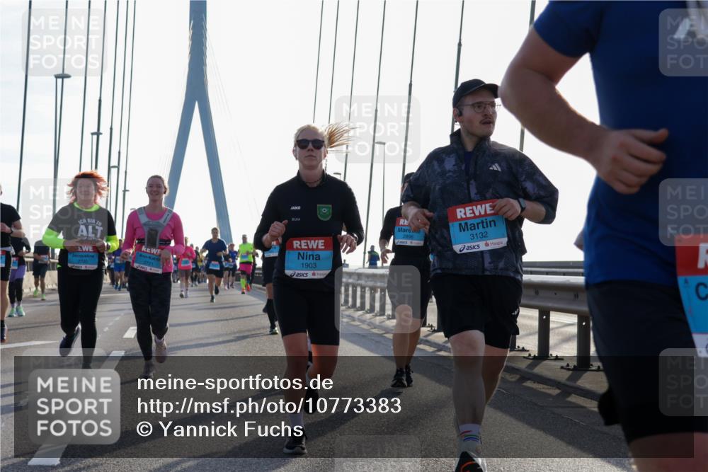 03.10.2026 - Köhlbrandbrückenlauf Yannick Fuchs http://msf.ph/oto/10773383 03.10.2026 09:31:58 Position 1 2720, 2721, 1903, 2898, 3132 meine-sportfotos.de