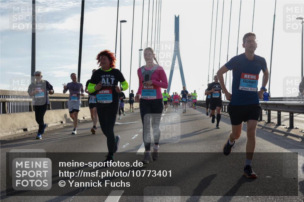 03.10.2026 - Köhlbrandbrückenlauf Yannick Fuchs http://msf.ph/oto/10773401 03.10.2026 09:32:00 Position 1 2720, 2721, 2463 meine-sportfotos.de