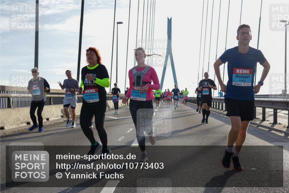 03.10.2026 - Köhlbrandbrückenlauf Yannick Fuchs http://msf.ph/oto/10773403 03.10.2026 09:32:00 Position 1 2720, 2721, 2463 meine-sportfotos.de